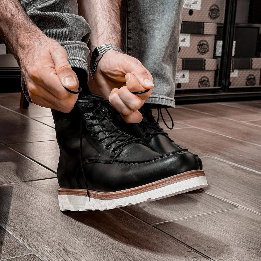 Diplomat Moc Toe Leather Boot