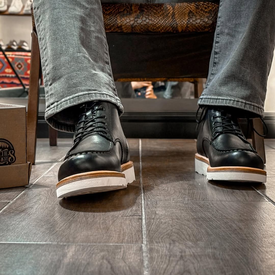 Diplomat Moc Toe Leather Boot