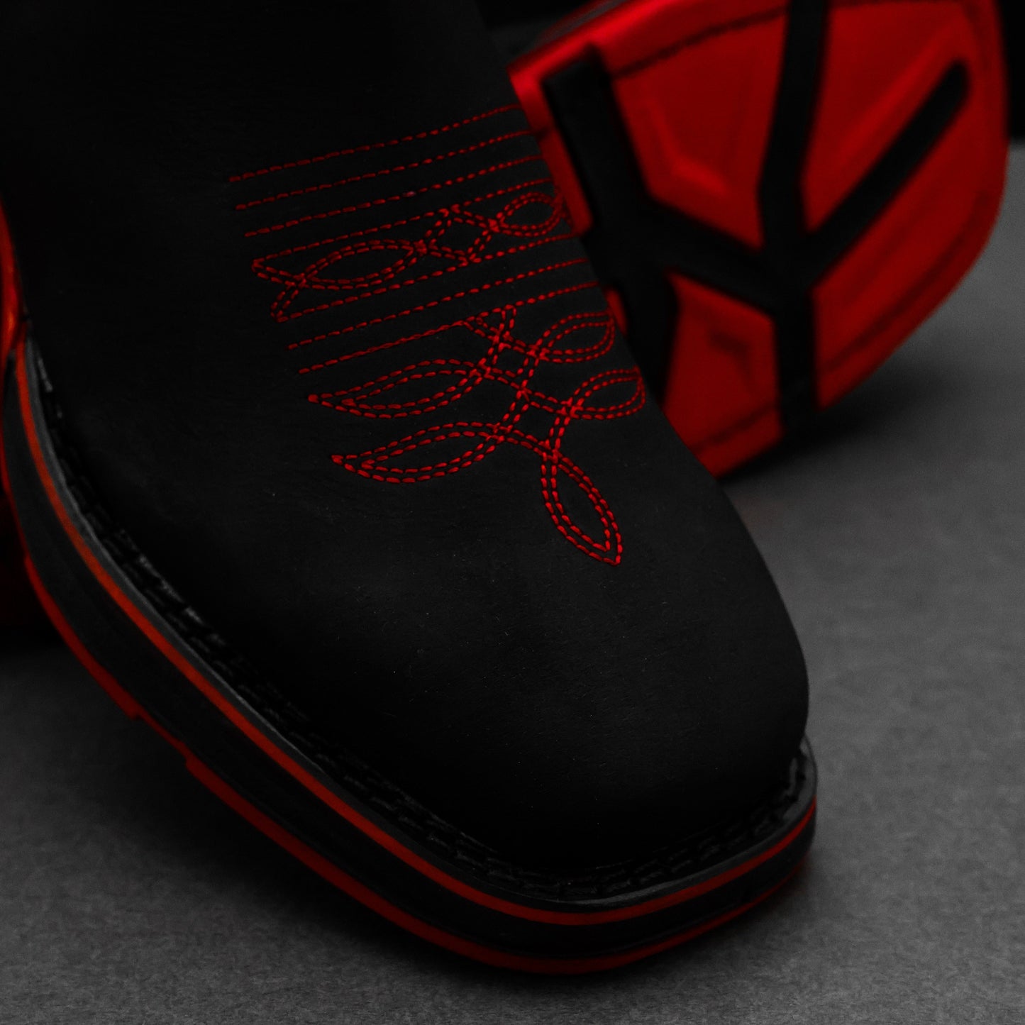 Black Nobuck Leather Botin - 3D Sole Composite Toe