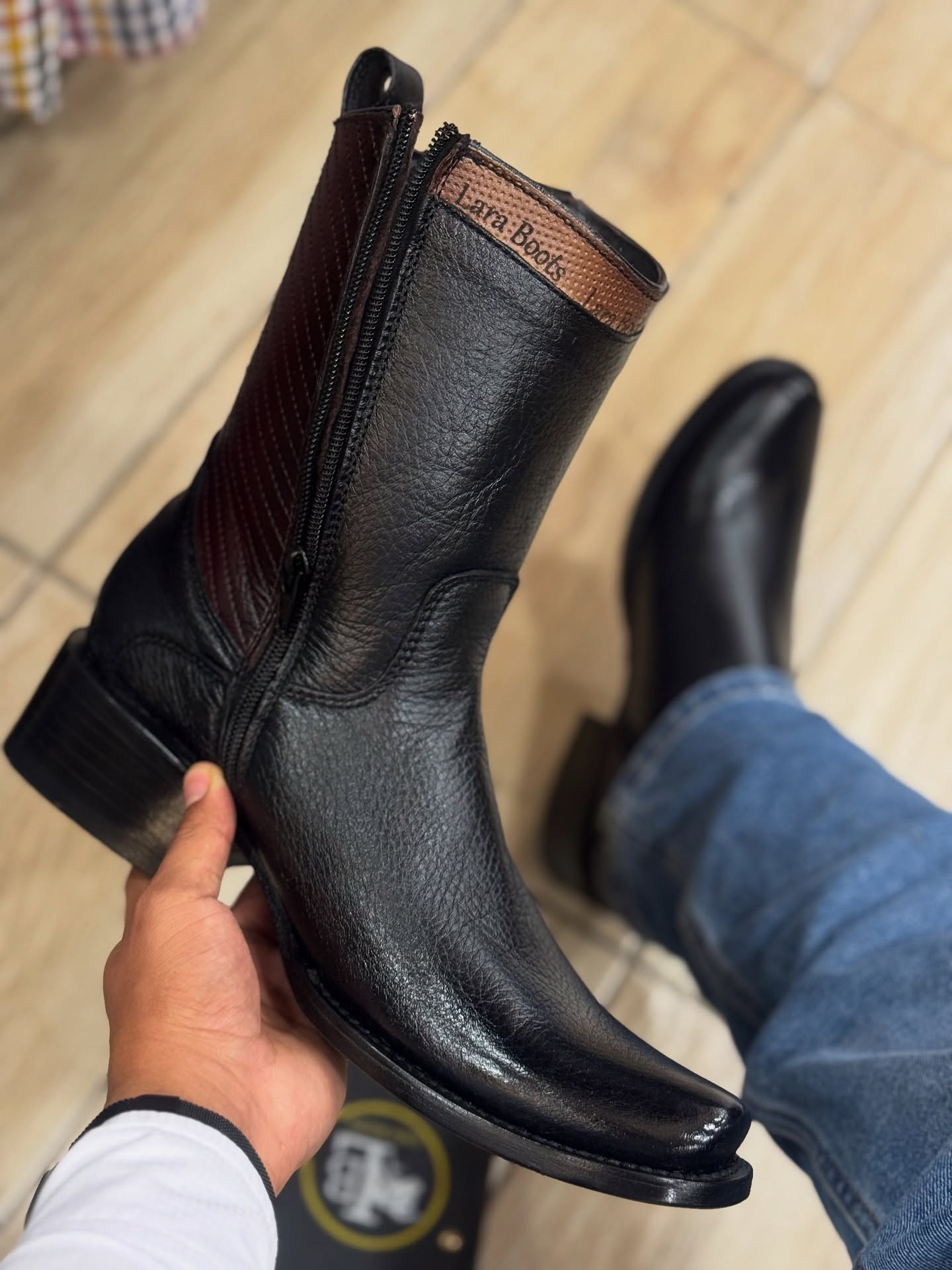 Black-Toned Elegance Cowboy Boots